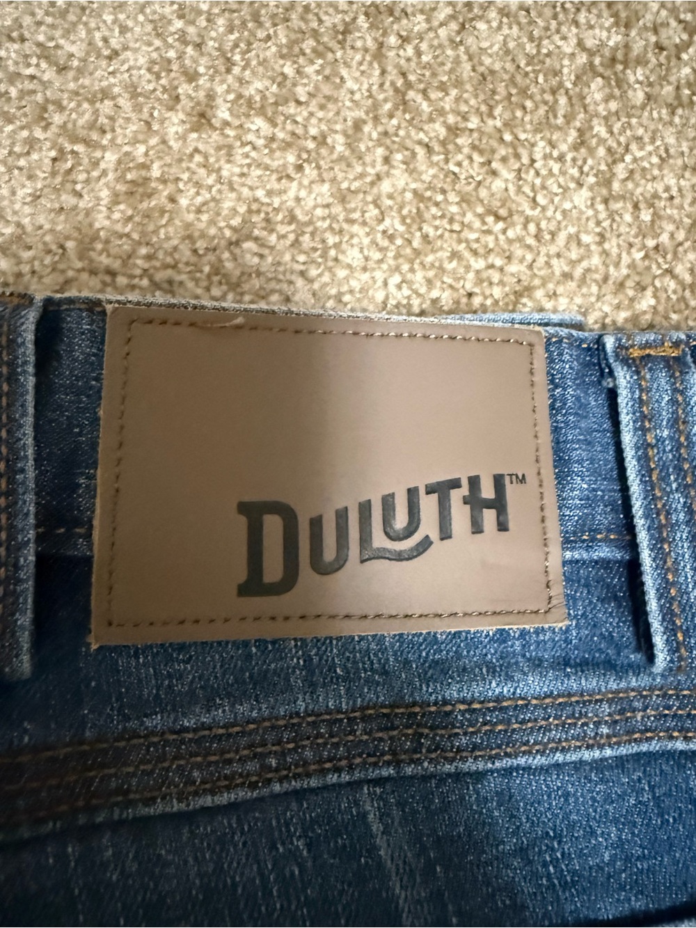 Duluth Trading Co Men’s Medium Blue Relaxed Jeans - Picture 4 of 4